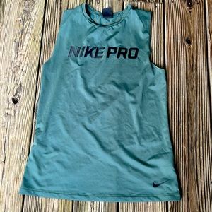 NIKE PRO Top… Women’s Medium